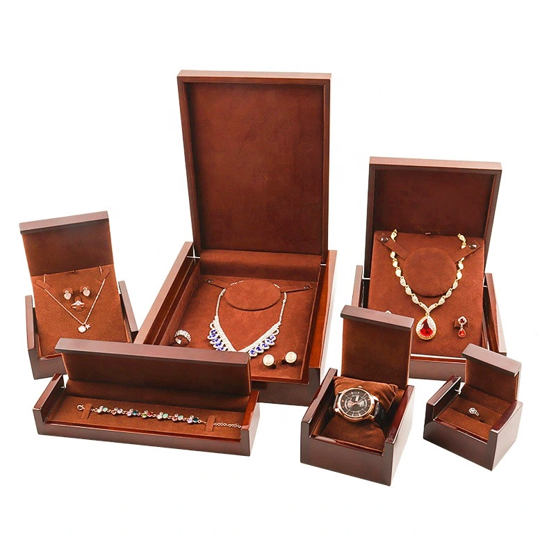 Caixa de exibição de armazenamento de embalagem de joias de couro PU aveludado de madeira com pintura de piano da fábrica da China.