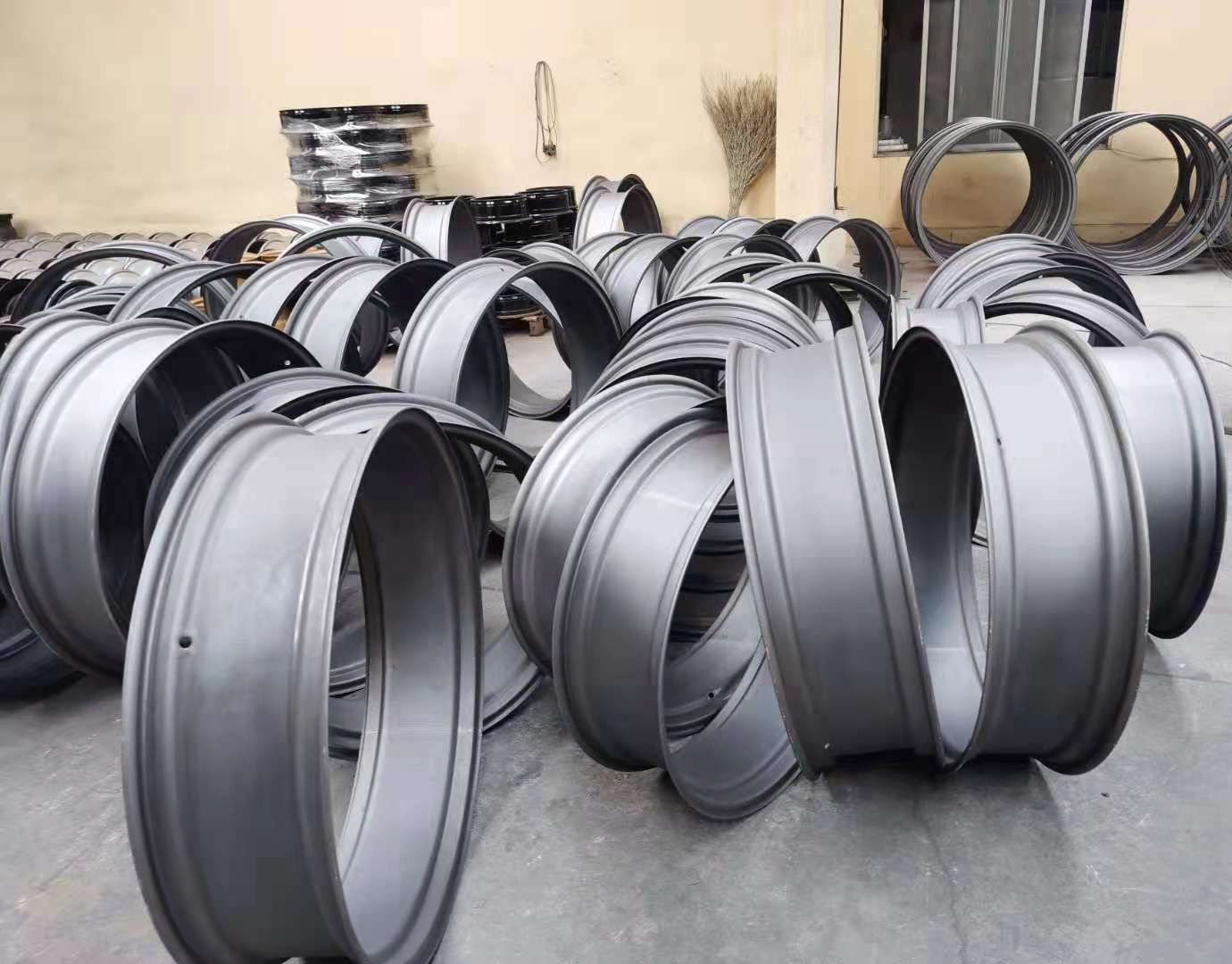 Agriculture Vacuum Steel Rim 25-36/1.5 Size OTR Wheel Rim 3 Pieces for 66X44.00-25, 66X43.00-25 Farm Implement Use