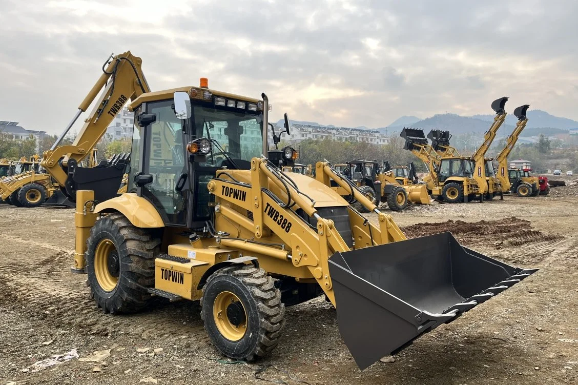 Fabricante suministro CE hidráulico Nuevo tractor 4X4 pesado de retroexcavadora usado 388 Wz30-25 Retropala pequeña delantera compacta Kubota para uso Construcción a Precio barato