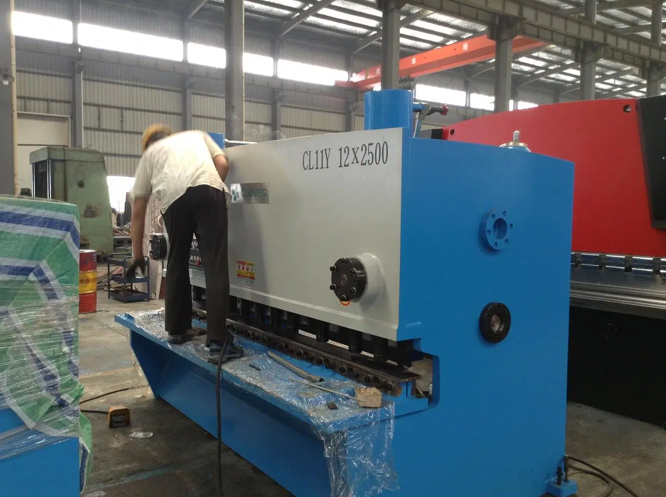 Guillotina hidráulica CNC Máquina de cortar la esquila de la hoja de metal guillotina (CL11S-12X2500)