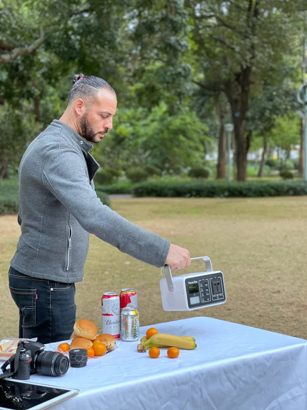 La personalización básica alimentado por batería de litio de 200W generador solar