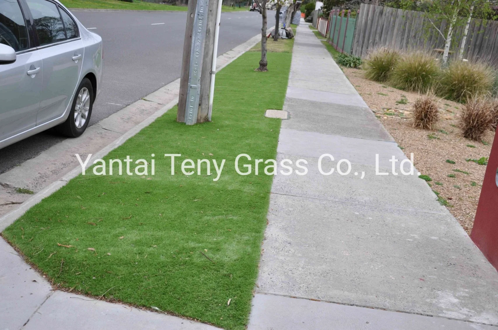 25mm Non-Infill C Shape Hot Sell Landscaping Artificial Grass on Decking