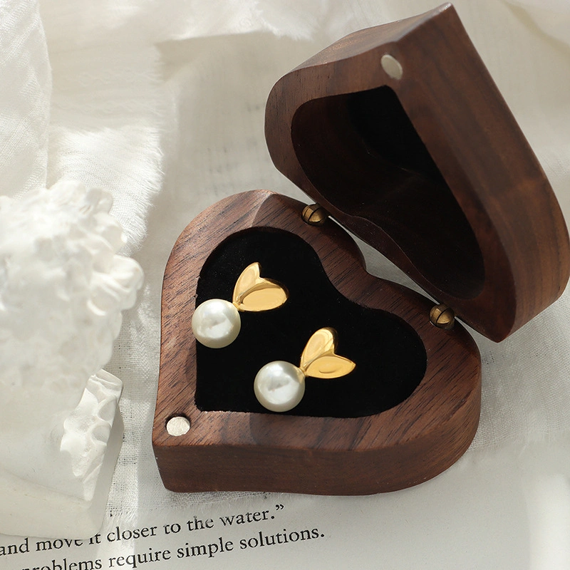 Vintage Temperament Imitation Pearl Heart Shape Gold Plated Stainless Steel Stud Earrings Jewelry for Girls