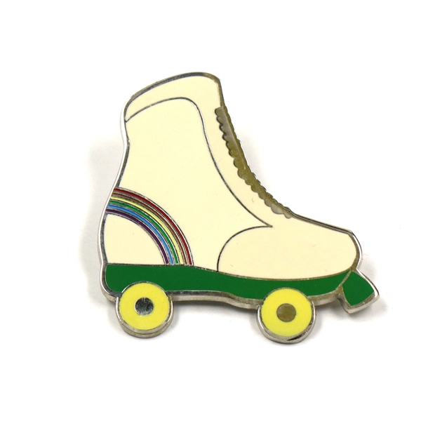 La Chine usine personnalisée de l'émail dur plaqué argent Logo en alliage de zinc le symbole de l'emblème de l'insigne de gros de chaussures de patinage de la mode et des Sports sujet Kids Épinglette d'accessoire