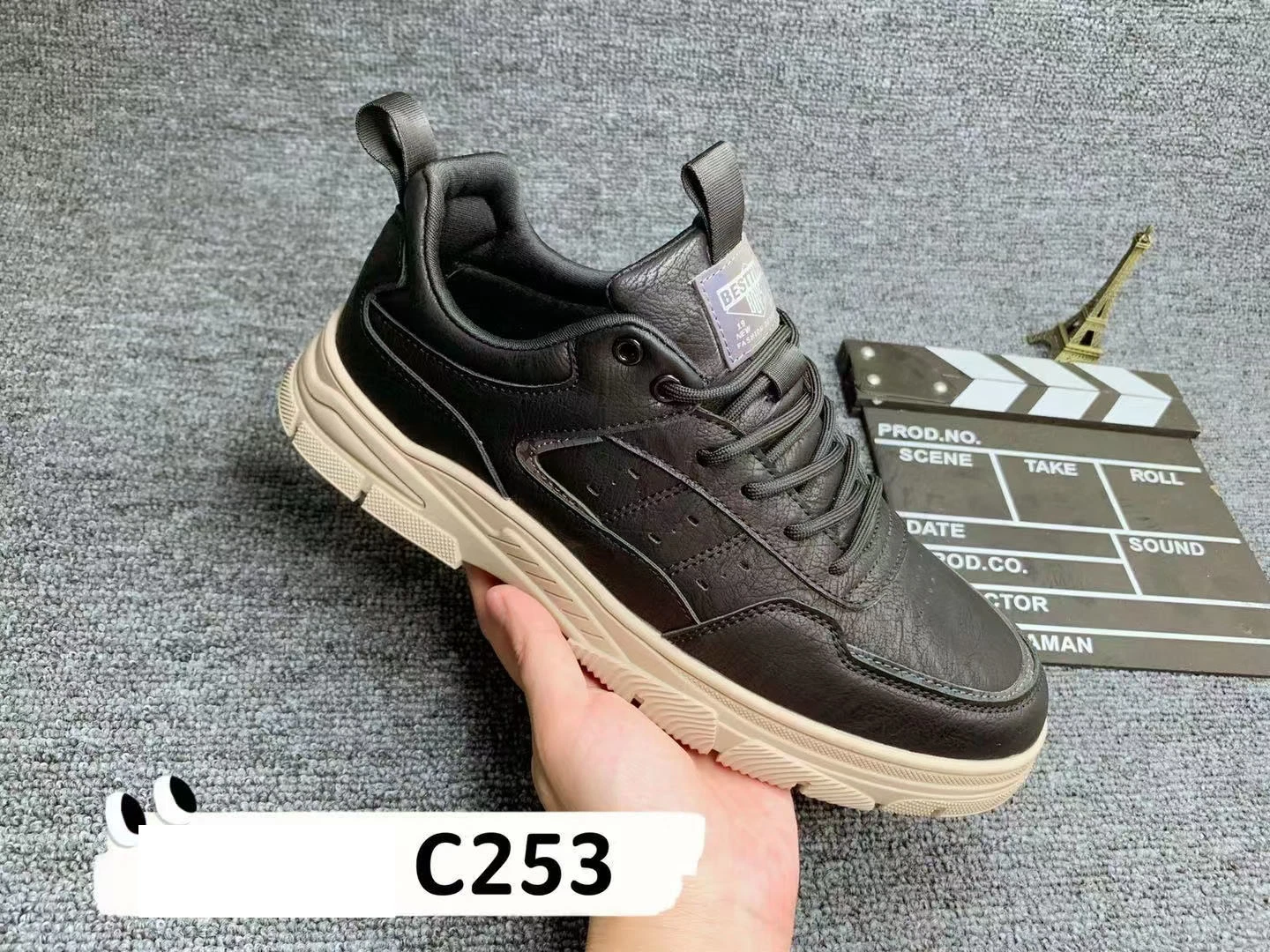 Nicho Diseño único y verde Khaki Negro Moda Marca hombres Zapatos deportivos de ocio transpirable con suela plana