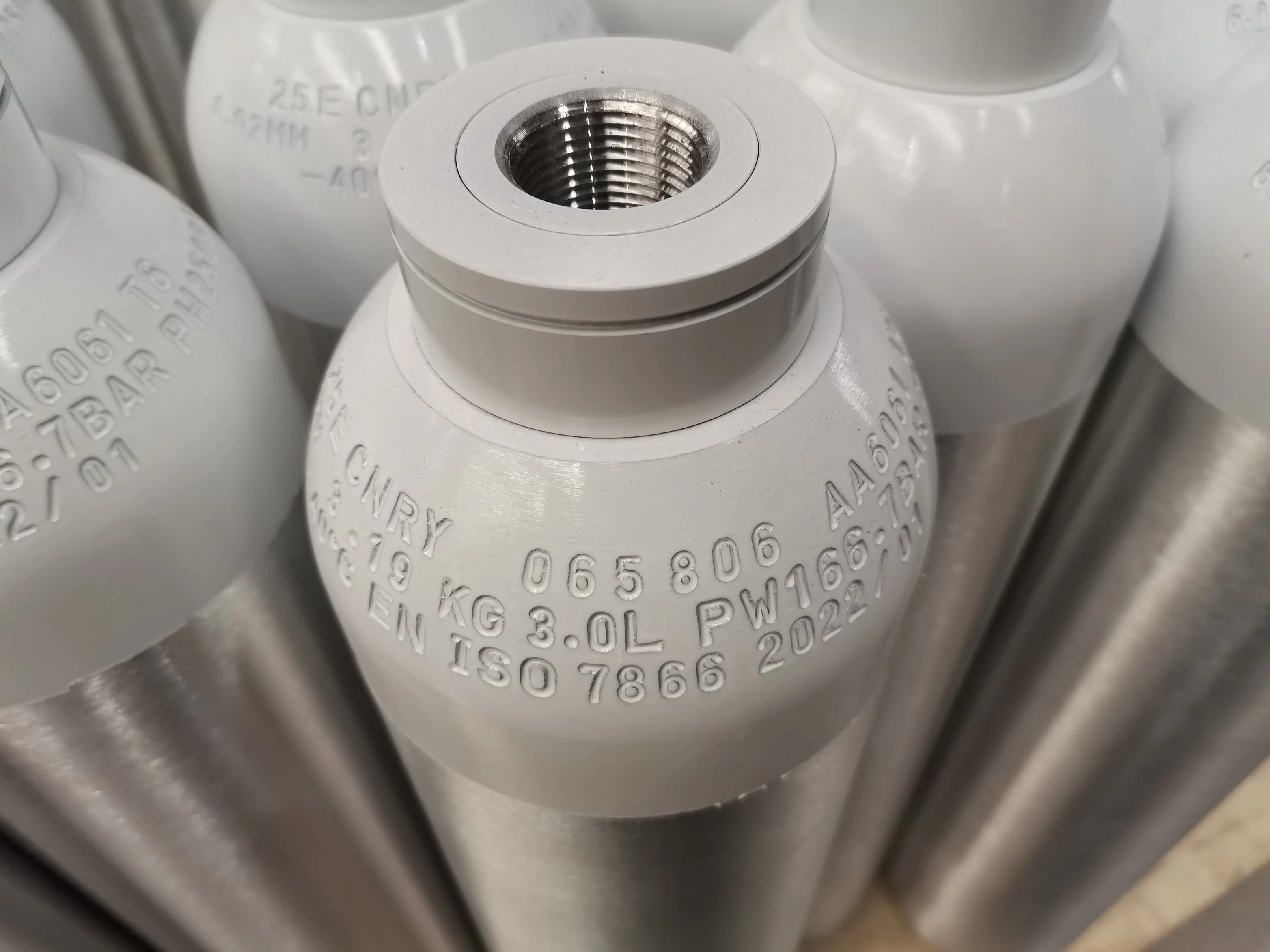 Aluminum Alloy Material with Polishing 5L 10L CO2/Oxygen/Gas Cylinder ISO7866