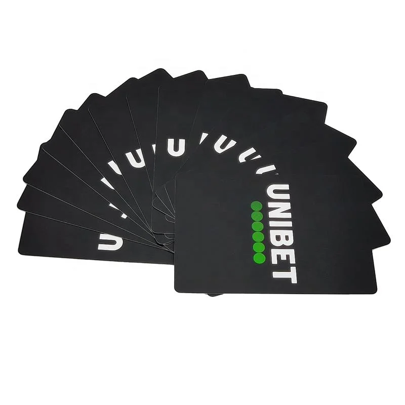 بطاقة بوكر بلاستيك مضاد للماء والتمزق مخصص للظهر الأسود بطاقة تشغيل ممتازة عالية الجودة