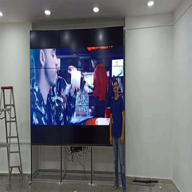 Montagem na parede Ecrã de vídeo LCD de 55 polegadas 3,5 mm 3X4 500 nits Com solução de loop DP de 1920x1080p