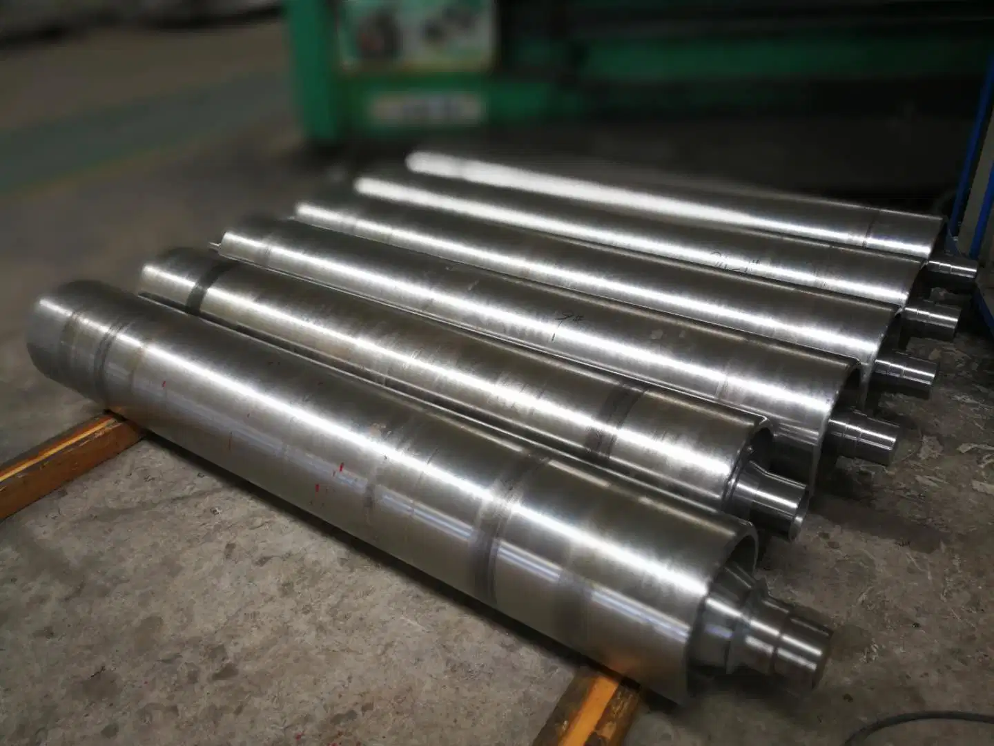 Special Alloy Formula Unique Casting Processing Technology Carbon-Cover Metal Roller