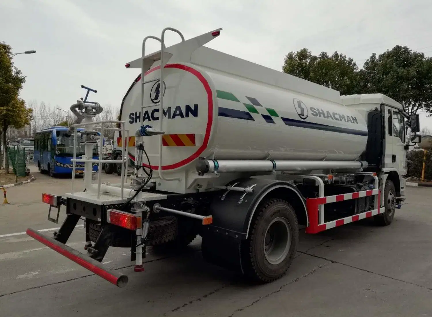 SHACMAN H/F30004X2/ 6X4 /8X4Wasserkanker/Spritzwasserwagen zum Verkauf