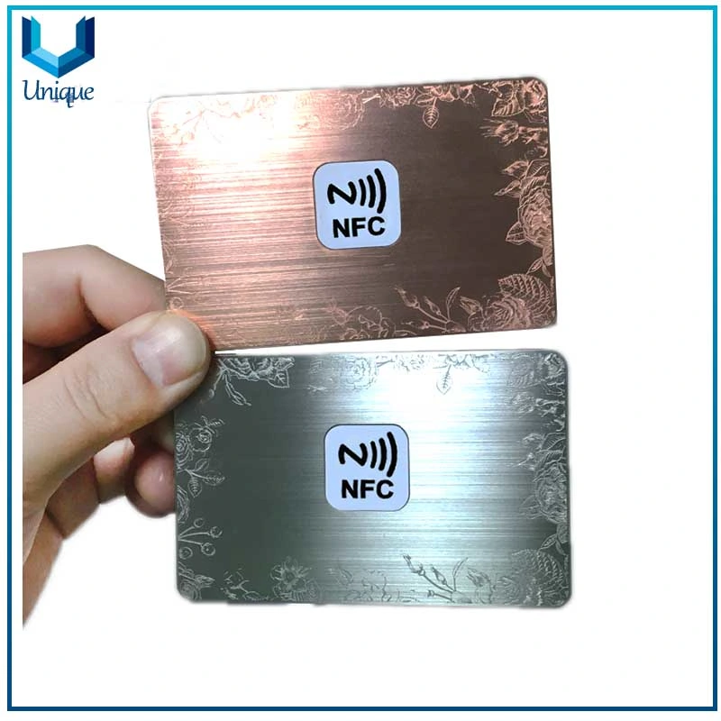 Tarjetas de visita NFC sin contacto de acero inoxidable cepillado con código QR prefonalizado, tarjeta inteligente NFC de diseño metálico personalizada