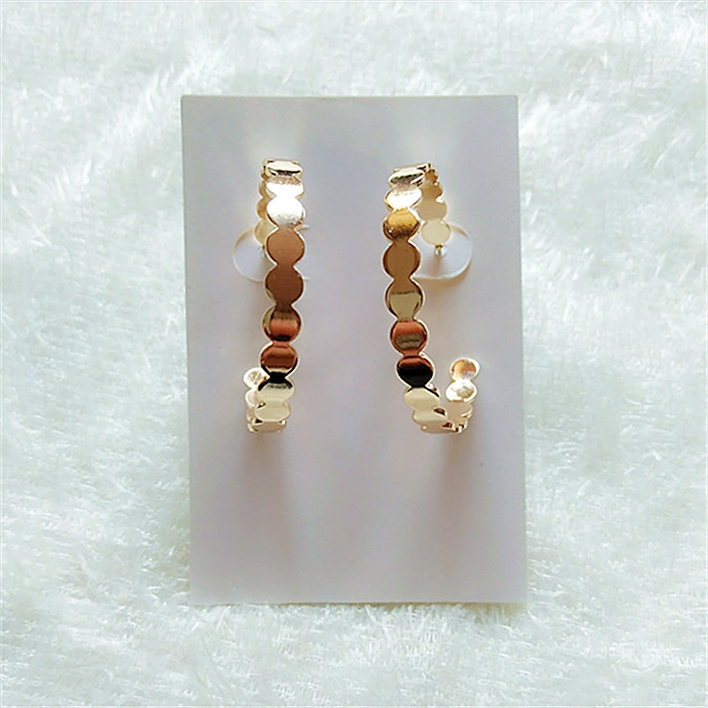 Accesorios de metal simple Big Ear C Círculo forma olas Stud Earrings