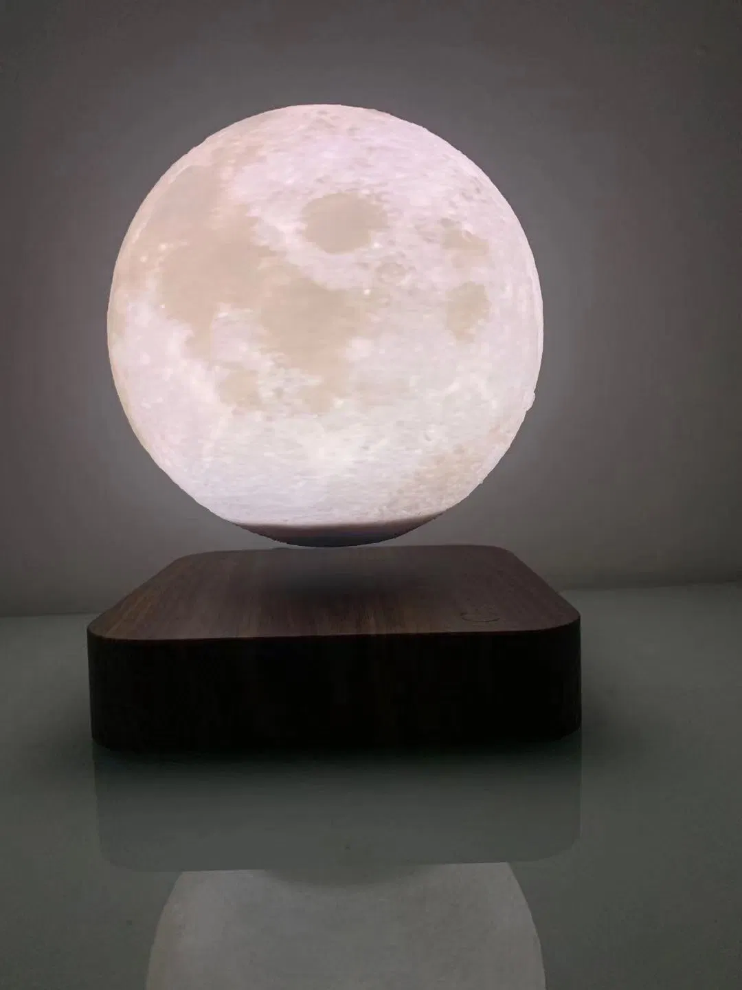Neue Weihnachtslicht magnetische Levitation LED-Lampe Beleuchtung, schwimmende Mondlampe für Tischdekor Geschenk