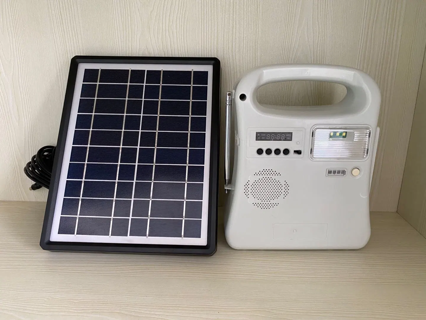 10W Handy Radio FM/luz de linterna solar/MP3 de luz LED solar linterna LED lámpara de LED LED de iluminación Solar Kit de iluminación LED del sistema con 3pcs bombillas LED