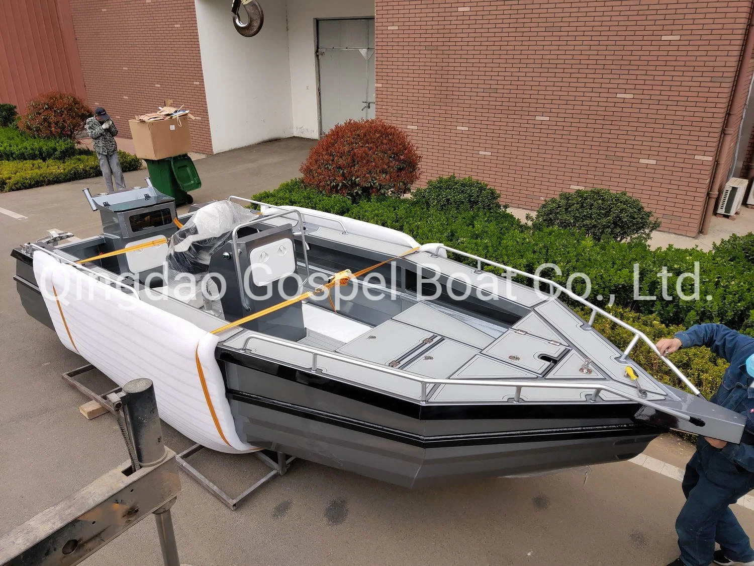 New Model 6m Center/Side Console Aluminum Boat