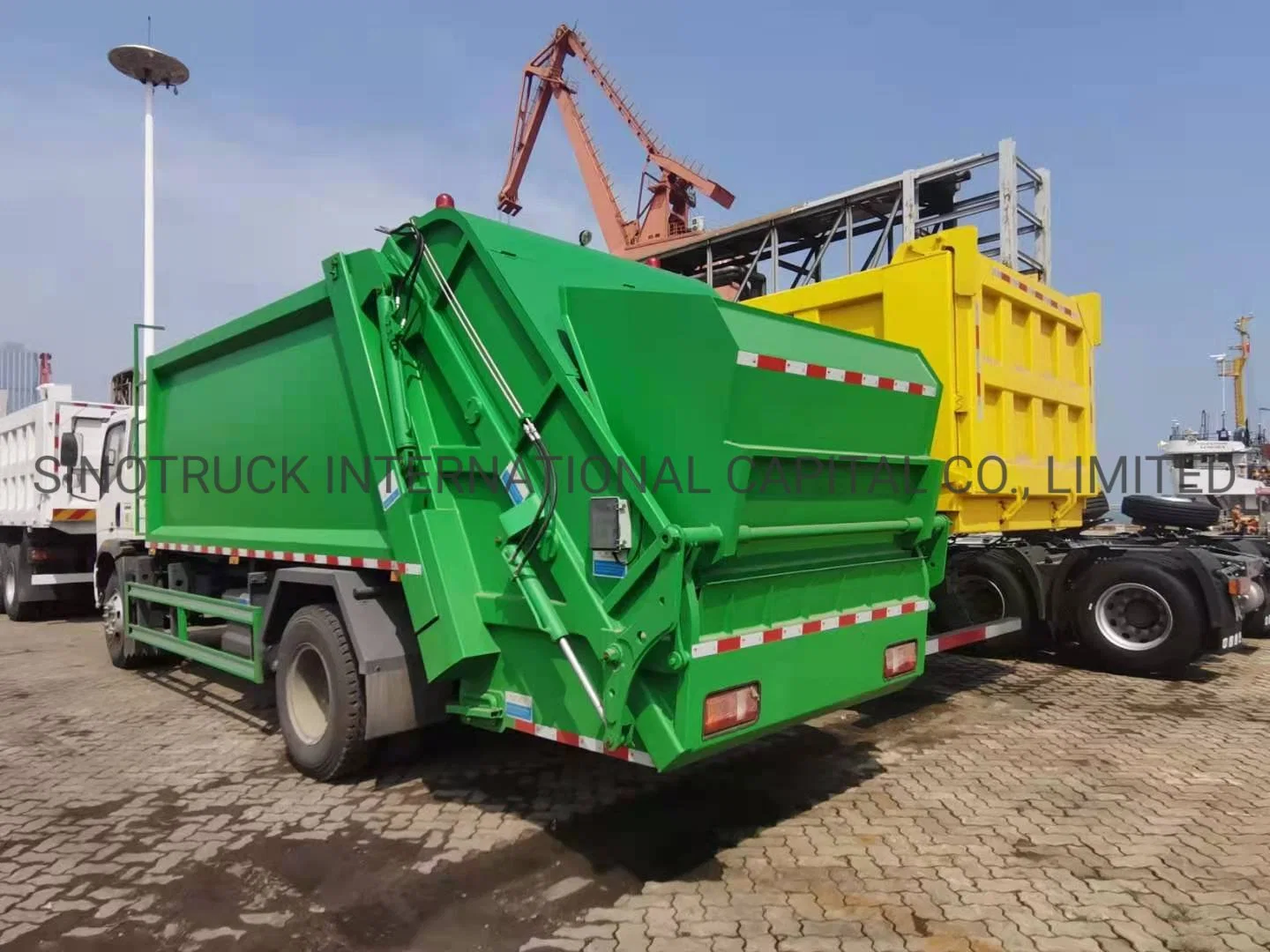 China Good Quality Sinotruk HOWO Garbage Truck 8cbm