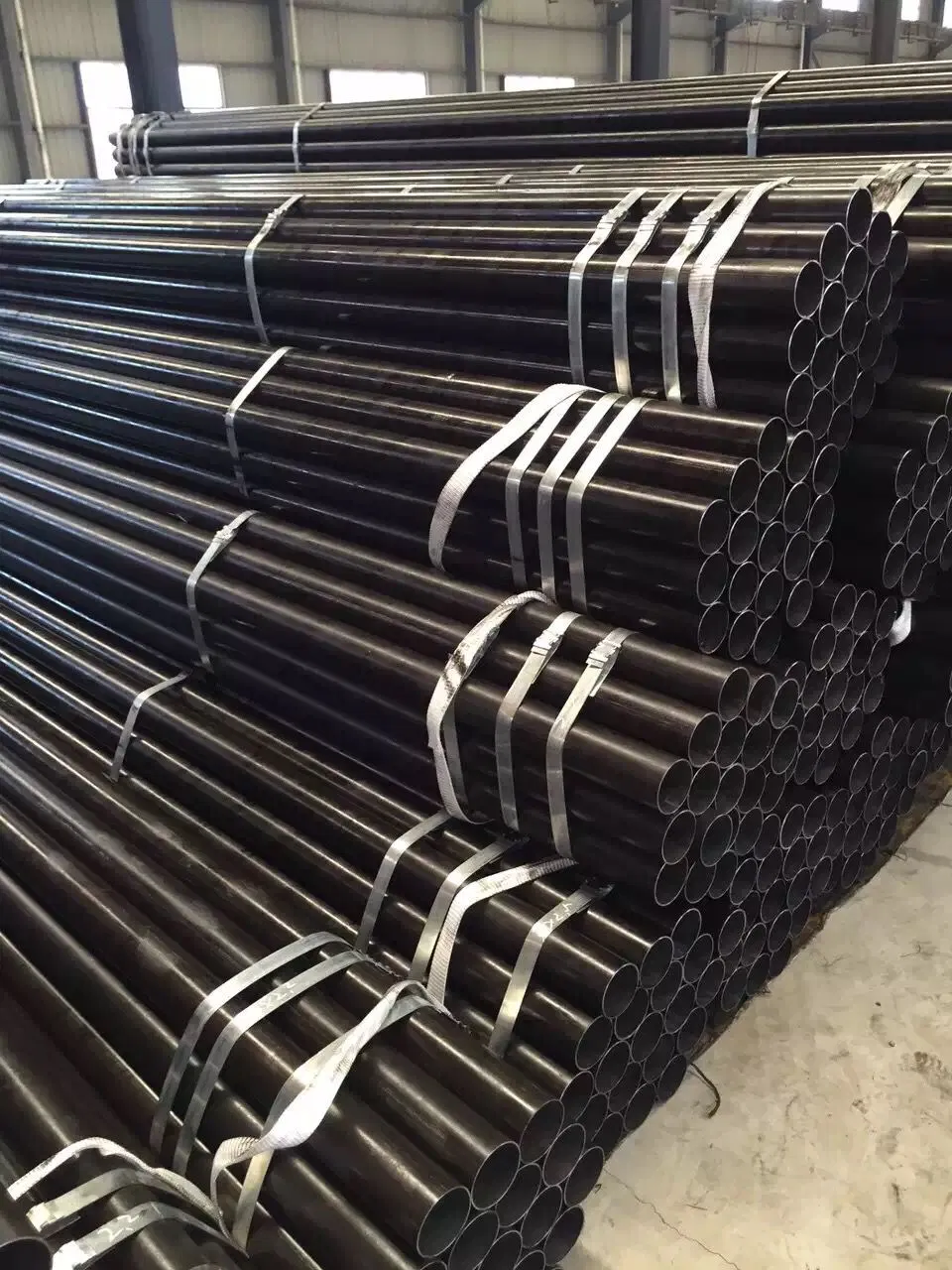 China Price Negotiable Q235B ERW Steel Pipe ERW Hot-Rolled Carbon Steel Pipe for Car Used Tubing