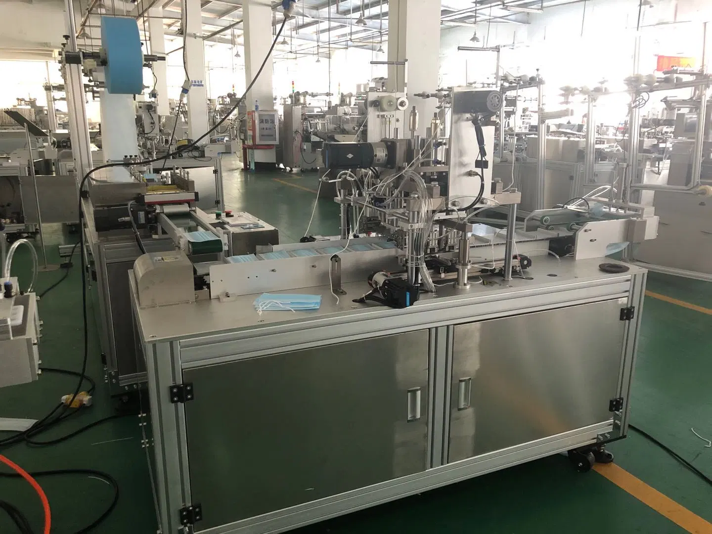 Surgical Facial Mask Making Machinery Equipment / 3 Ply Non-Woven Mask Produce Factory in China