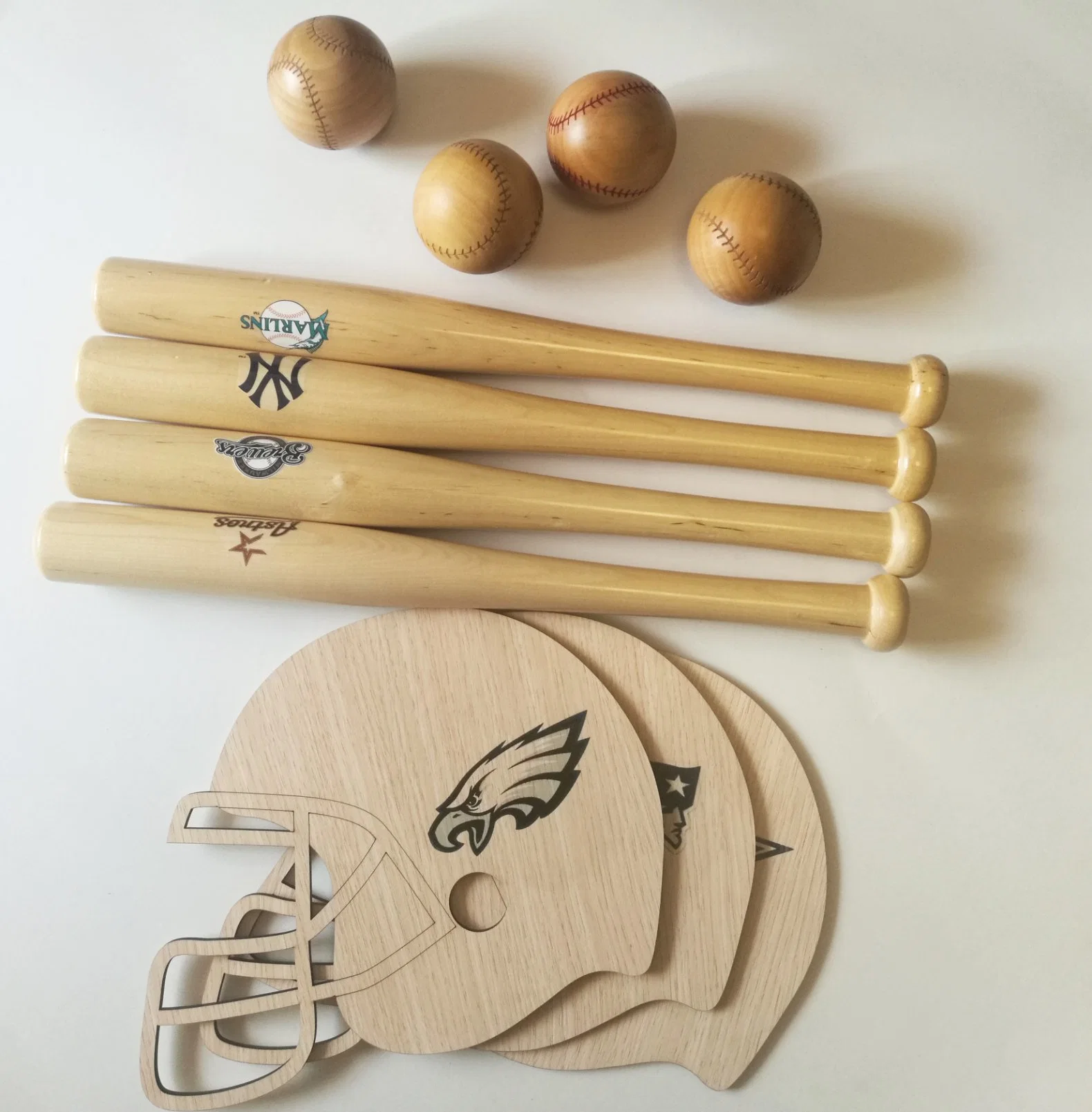 Regalo de madera de béisbol hecho de madera sólida con hilo grabado