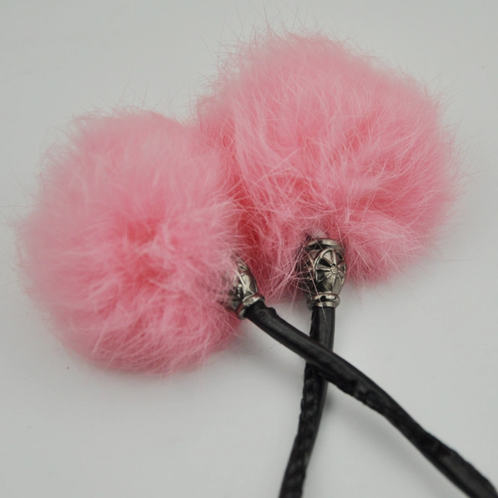 Nueva moda PU negro con Rosa Pompom borla para las mujeres ropa