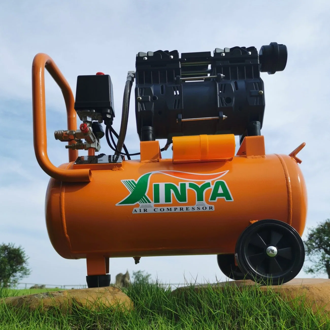 Xinya 550W 750W 1HP 2 Poles 4 Poles Silent Oilless Air Compressors