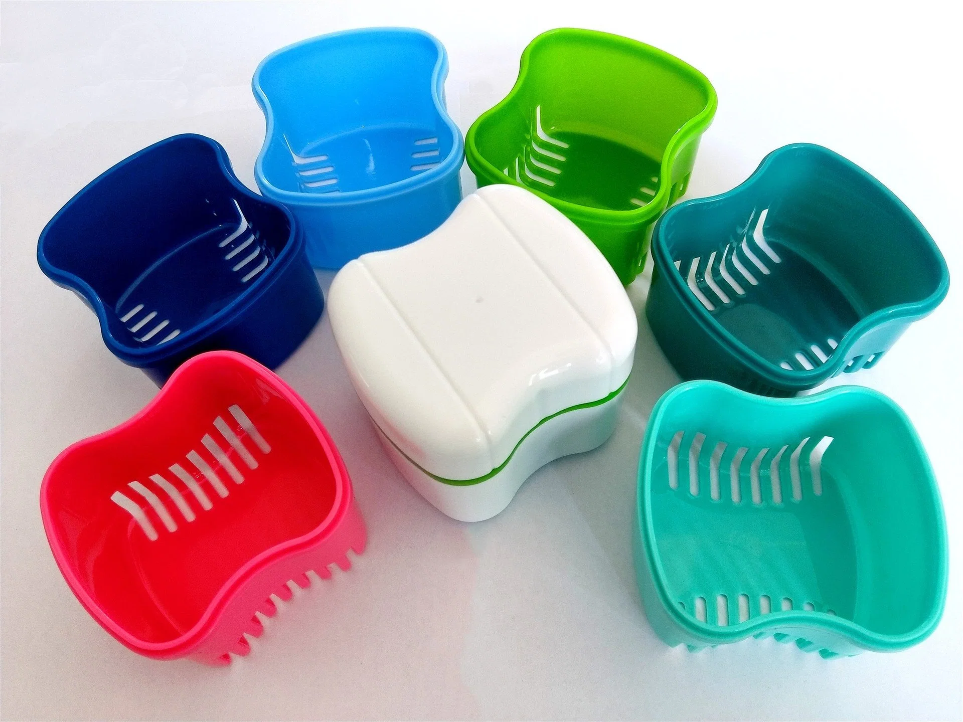 Dental Box With Basket Denture Holder For Travel, Retainer Cleaning Case