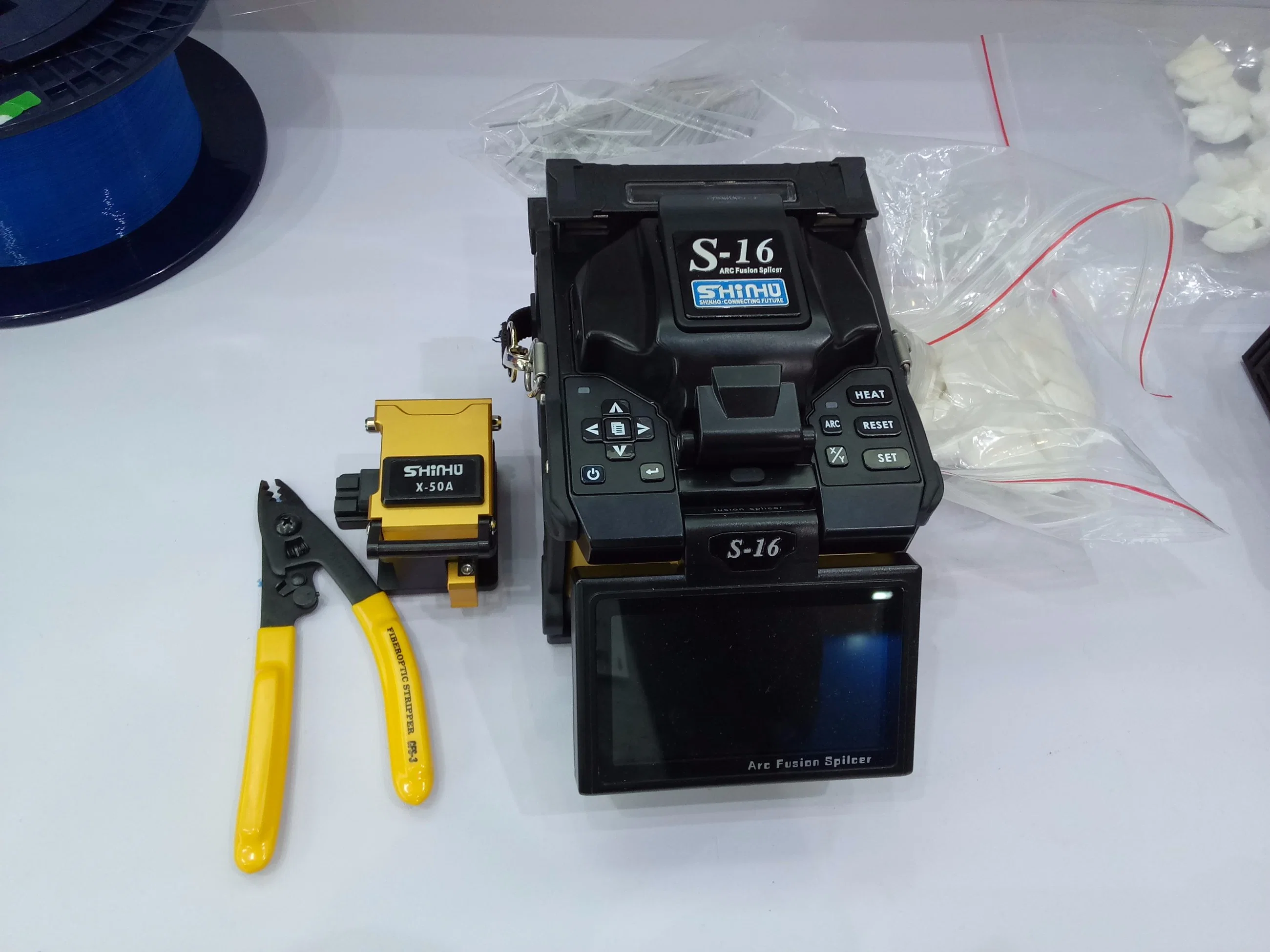 High Resolution Touch Screen Display Shinho S-16 Optical Fiber Splicing Machine for Telecommunication Application