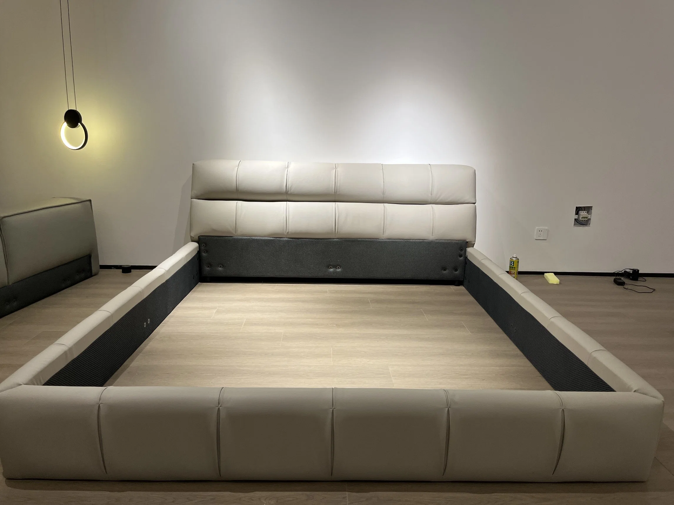 Conjuntos de cama modernos em khaki para quarto, com rugas, tamanho king size, designs italianos, estrutura de cama em tecido de rainha.