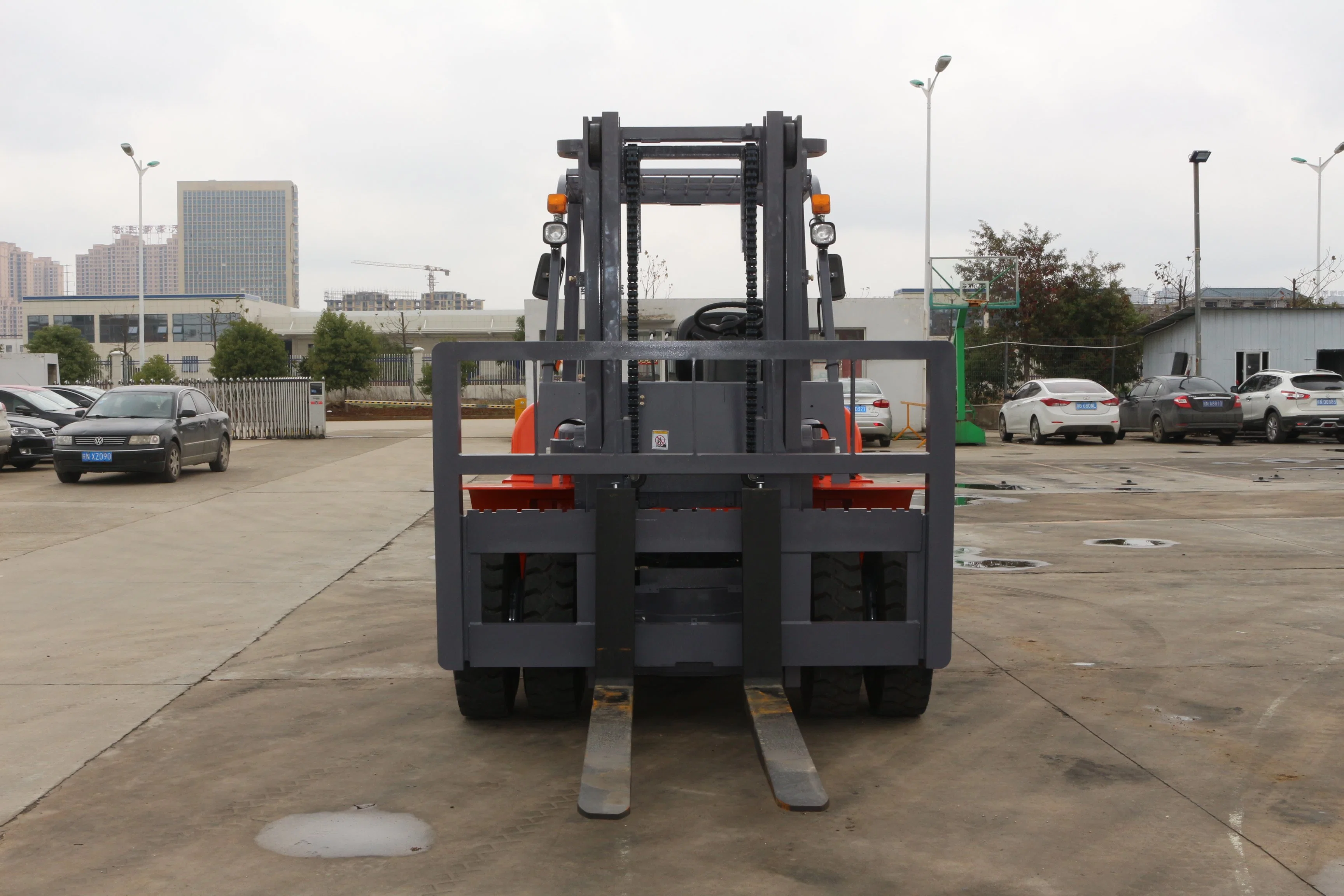 Lifting Machine 8000kg 8ton 8t Diesel Forklift Truck with CE