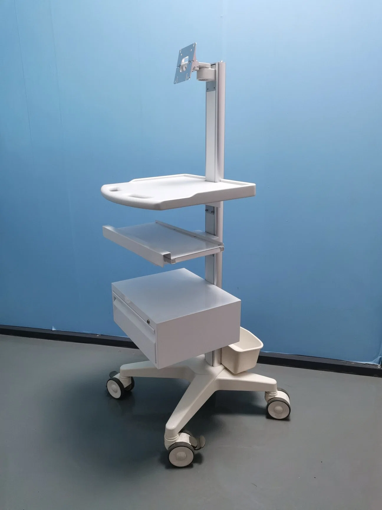 Chariot d'ordinateur du système d'information médicale de l'hôpital