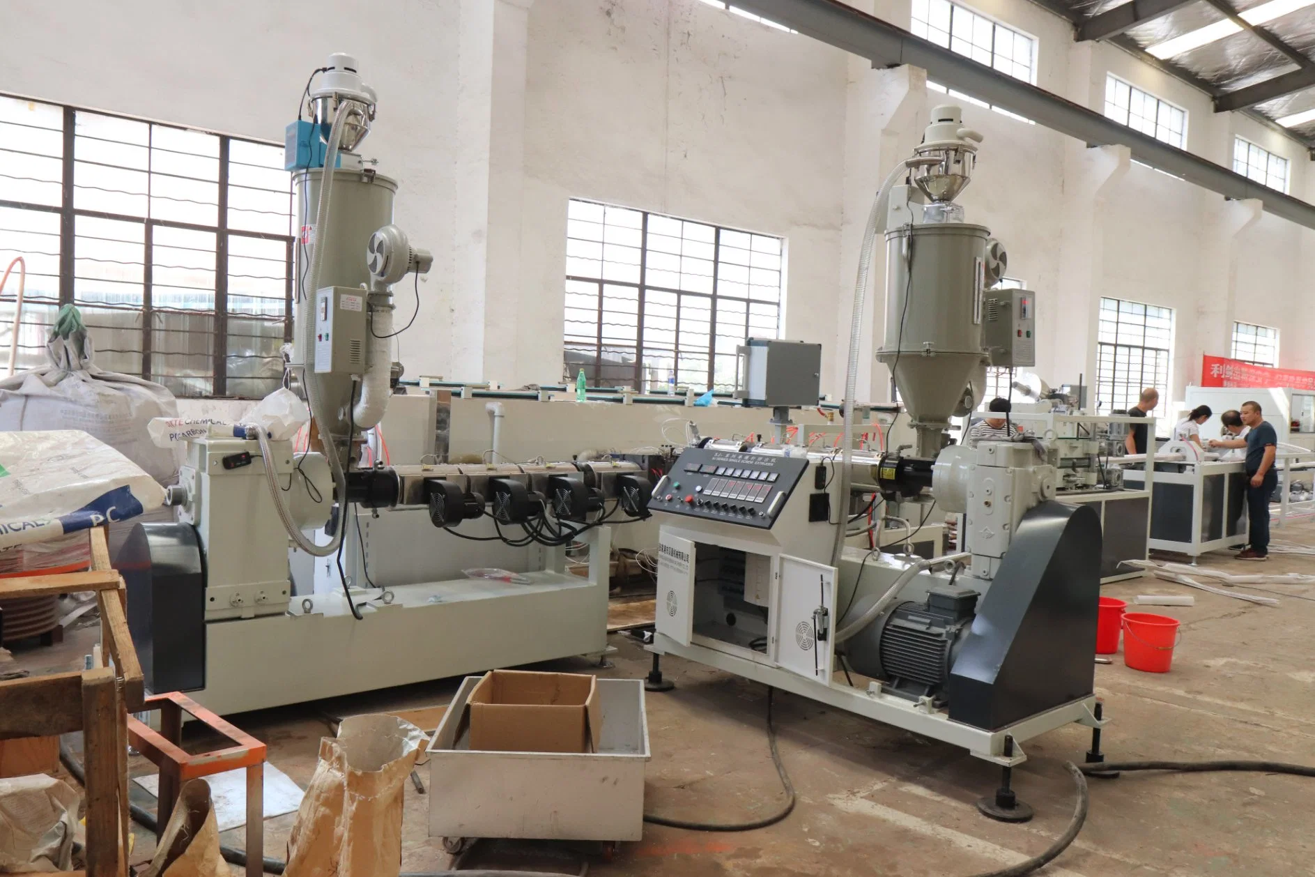 Hifh Efficient PC Light Tubes Production Line LED Tubes Extrusion Line for Sale