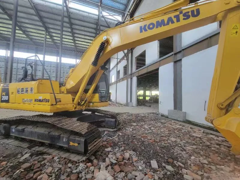 Komatsu PC200-8 utiliza la excavadora sobre orugas