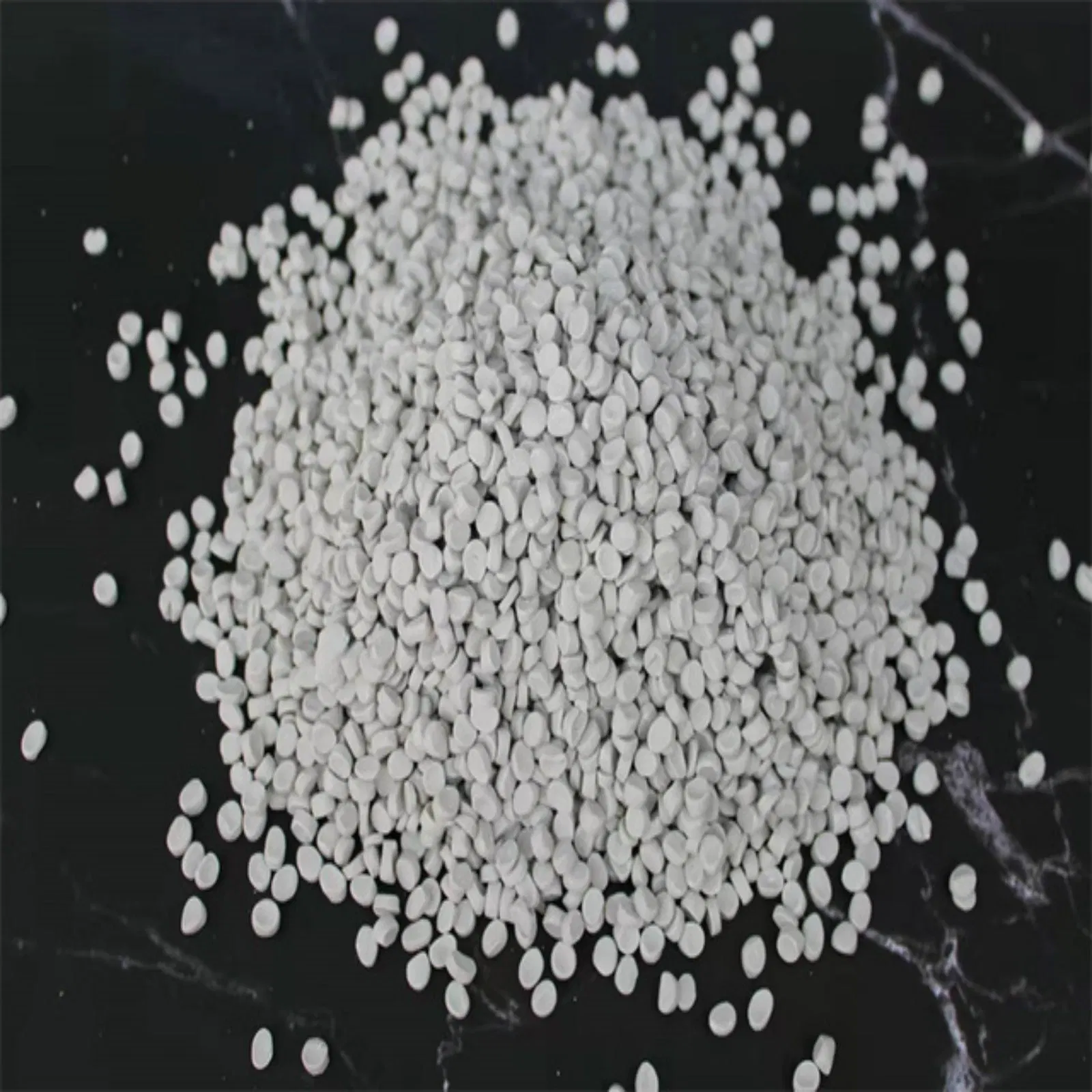 LDPE 1098 Industrial Production Standard Black Masterbatch Color Masterbatch Supplier