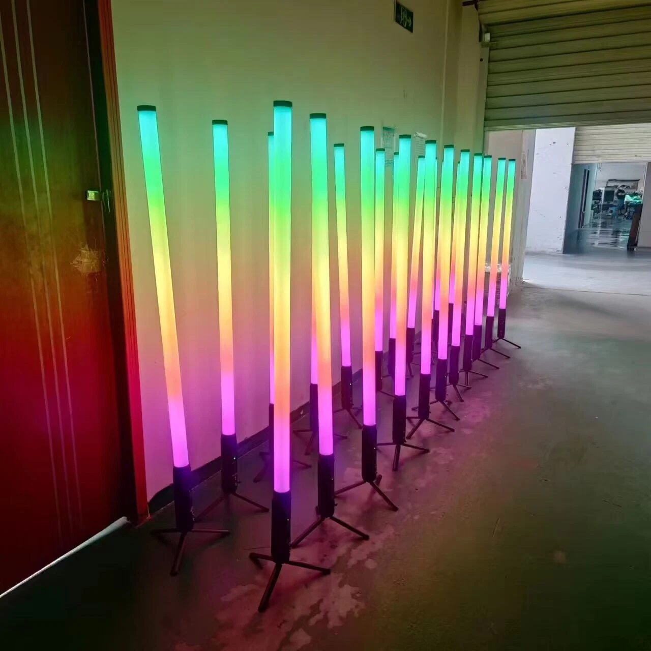 360 Degree RGBWA DMX Wireless LED Battery Pixel Light RGB Tube Light