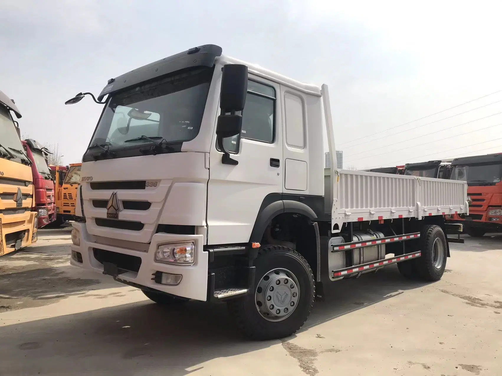 Sinotruk HOWO 4X4 6x6 8X8 de tous les terrains hors route de roue de Camion Camion Cargo