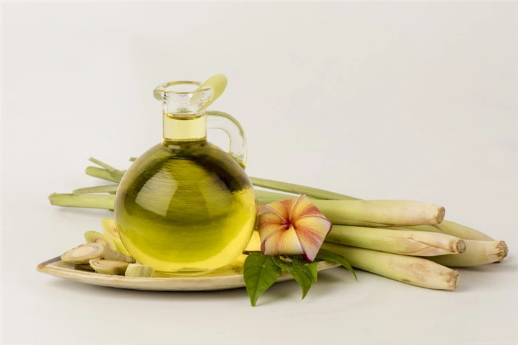 High-Quality Naturally Extracted Citronella Oil