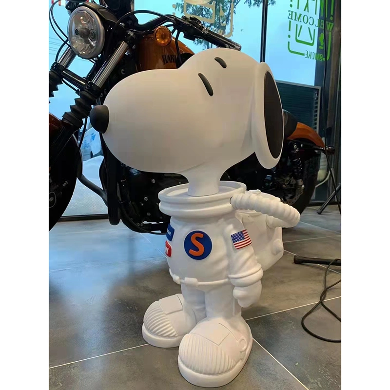 Decoración personalizada al aire libre Tamaño vida Fibra de vidrio resina Snoopy tamaño vida Estatua para la venta