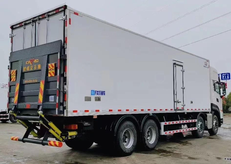 China Dongfeng 8 * 4 Kühltruck 20 Ton Fleisch Transport Kühlschrank Transporter Cargo Truck