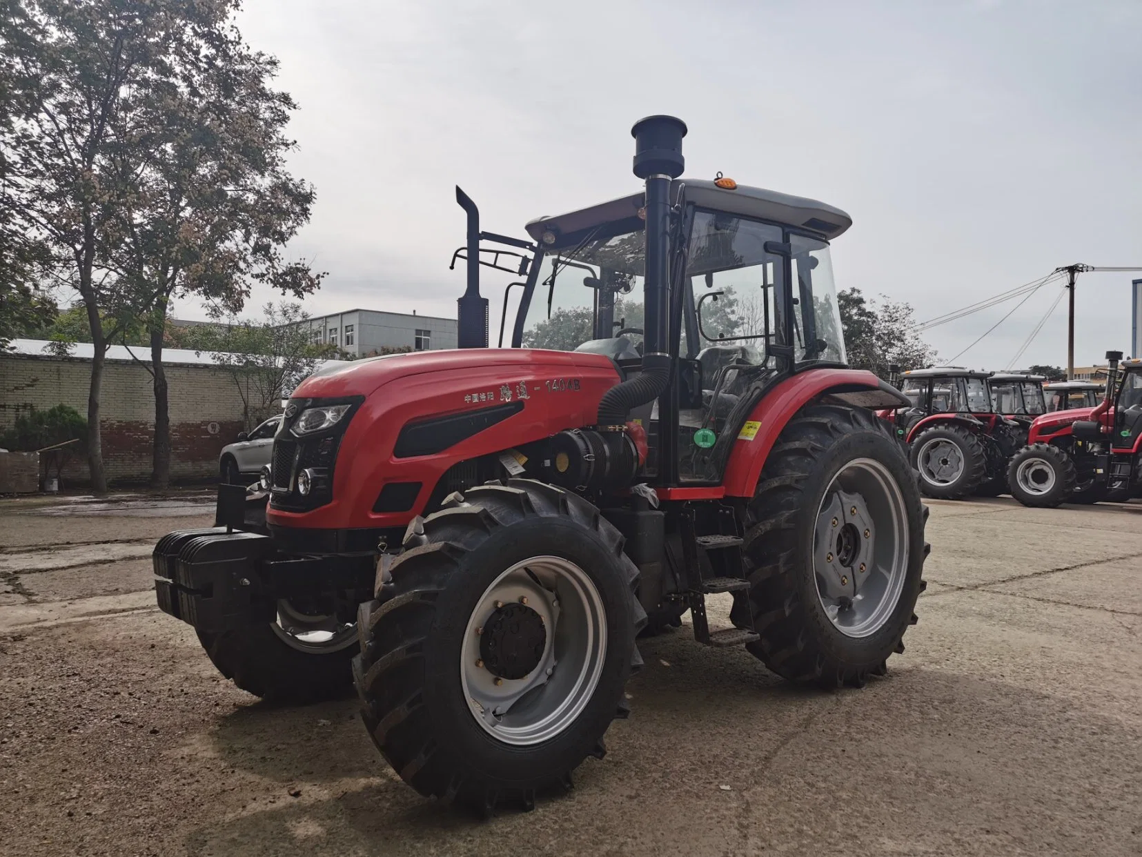 Dfm/Yto/Foton/Zoomlion 1404 (tractor de ruedas de 140HP con motor de 6 cilindros) con cabina o toldo para terrenos agrícolas