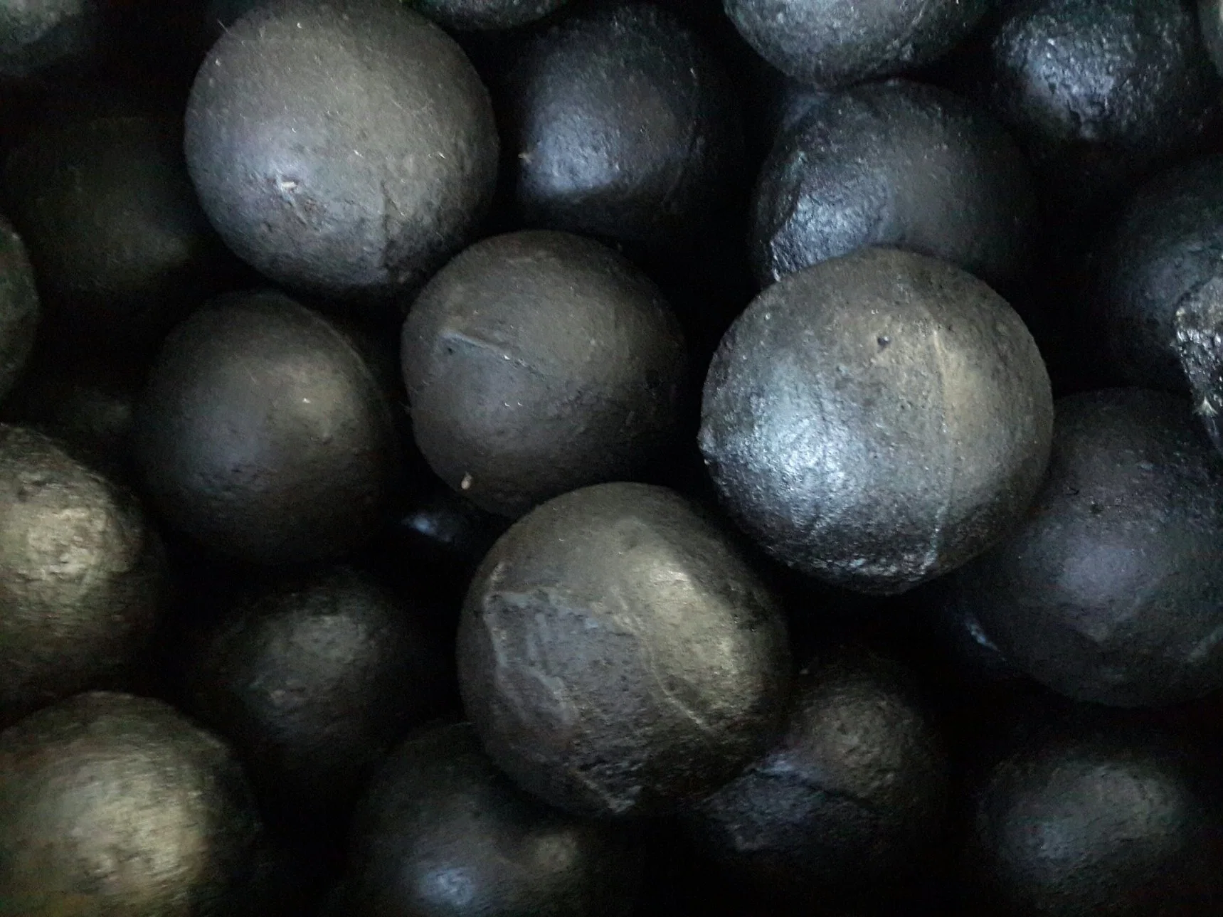 Low Chromium Grinding Balls Used as Grinding Media in Ball Mill