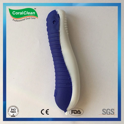 Foldable Adults&prime; Dental Care Nylon Filaments Toothbrush