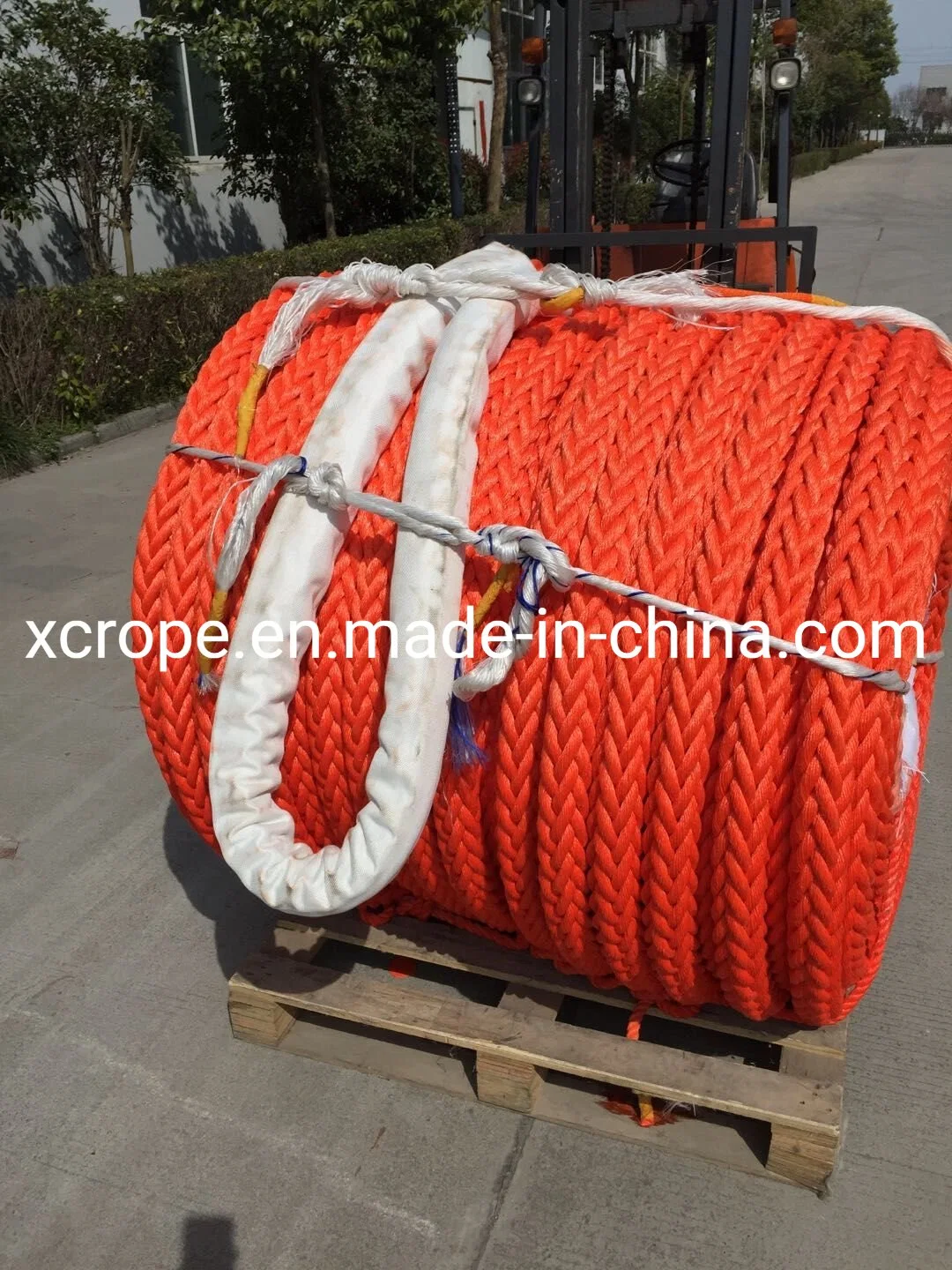 Towing Rope 12 Strand UHMWPE Rope Diameter 48mm M. B. F. 1380kn Floated Both Ends Eyes Spliced