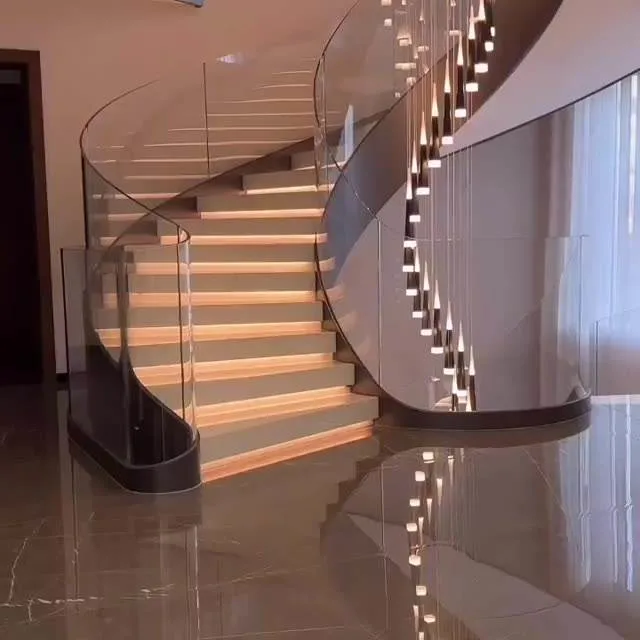 Appartement à l'intérieur en acier de l'intérieur moderne en bois massif Pre-Made escalier incurvé