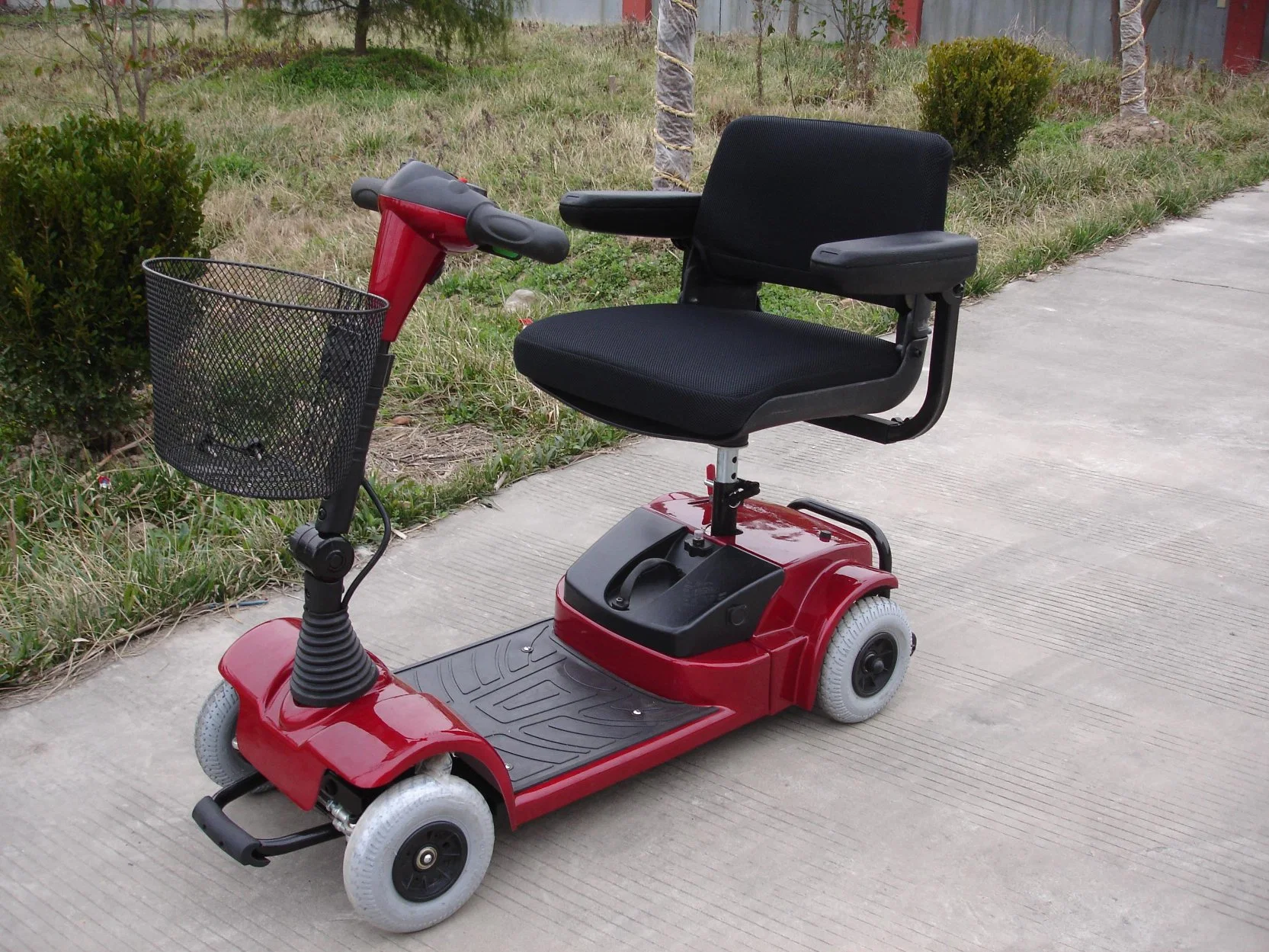 EEC Approved 12V 3 Wheel Electric Mobility Scooter for Elder Bme 4602