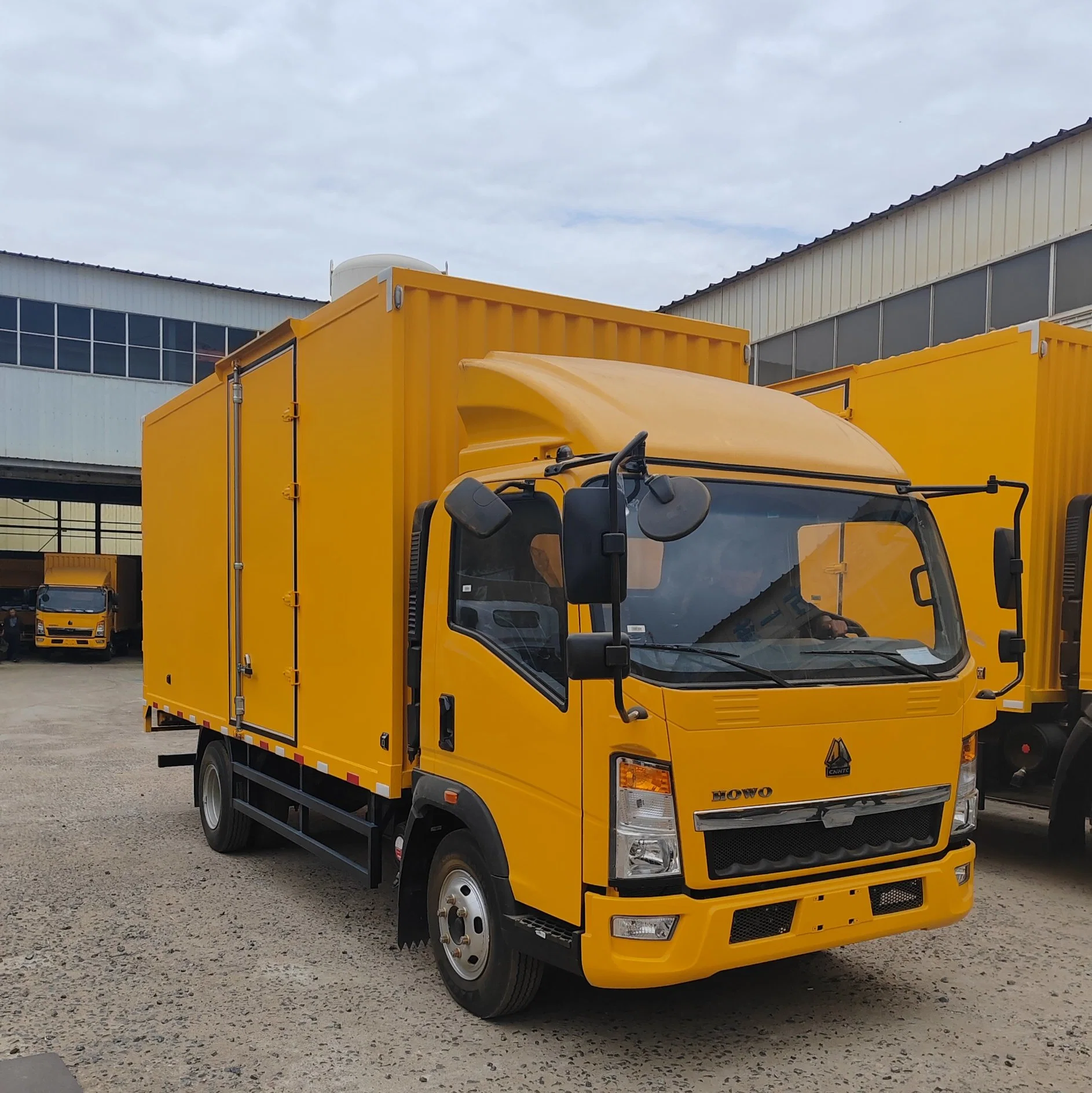 HOWO 4X2 Lignt Van for 12tons Grain Transportation