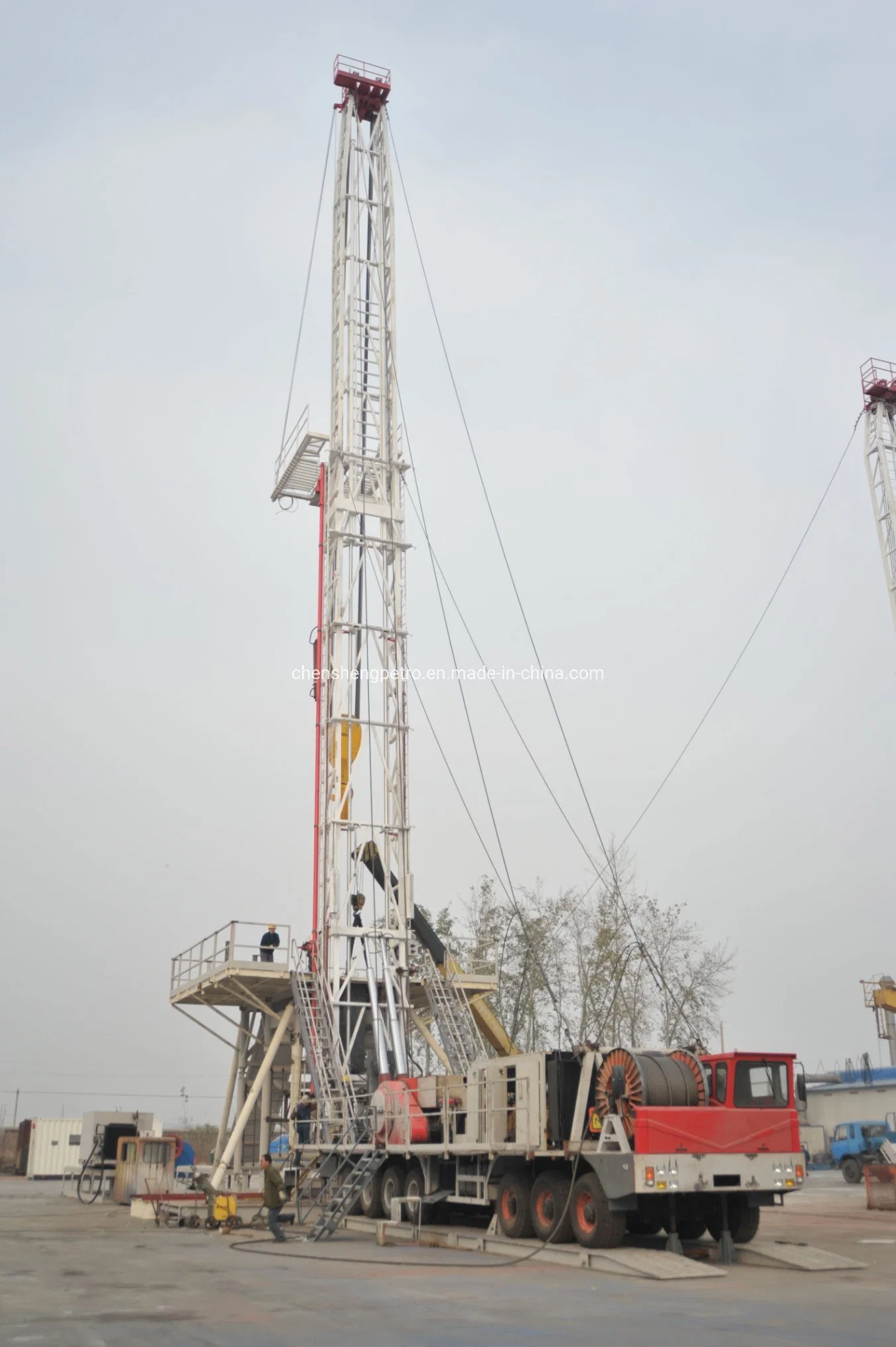 الحفر و الحفر في حفر الآبار في الأرض طراز Xj850HP/Zj40/4000m و Workover Rig الحفر Zp375 الهيكل الفرعي للطاولة الدوارة نظام دوران خزان الطين معدات البترول Zyt