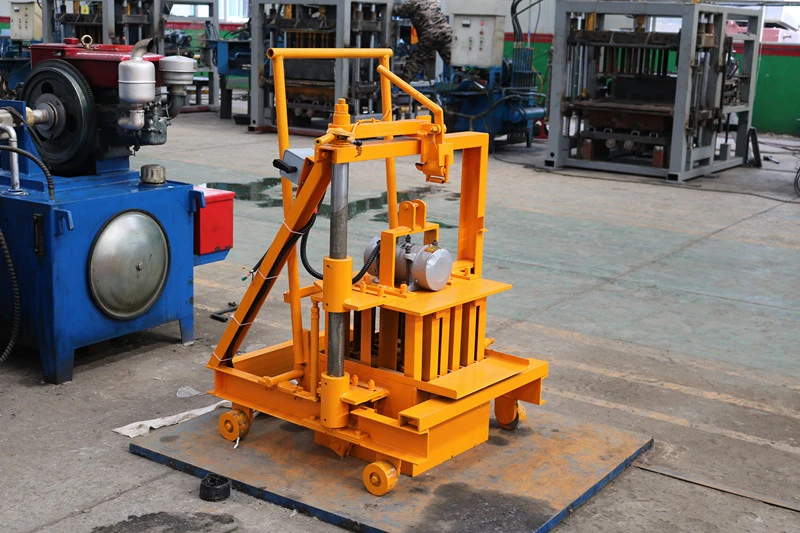 Qmy2-45 Small Concrete Hollow Block Making Machine with Vibrator in China