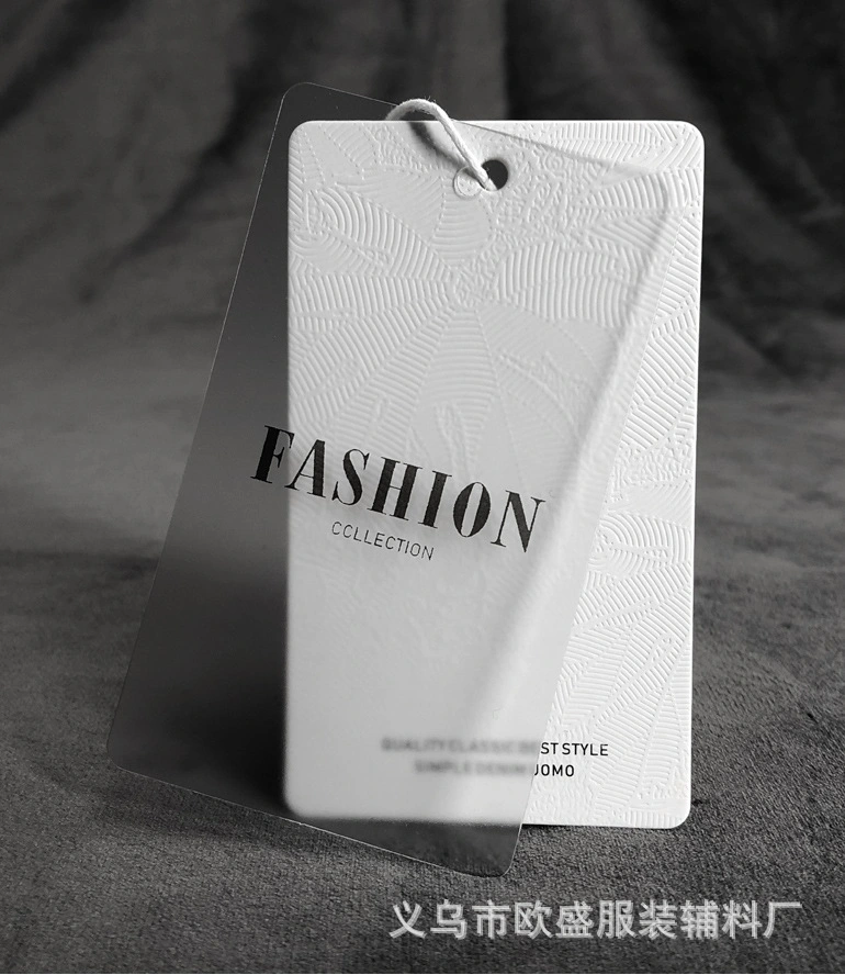 Logotipo impresso Hangotags transparentes em PVC vestuário roupas de pendurar personalizadas, etiquetas de balanço de luxo conjunto de pinos Design de cordas etiquetas de papel