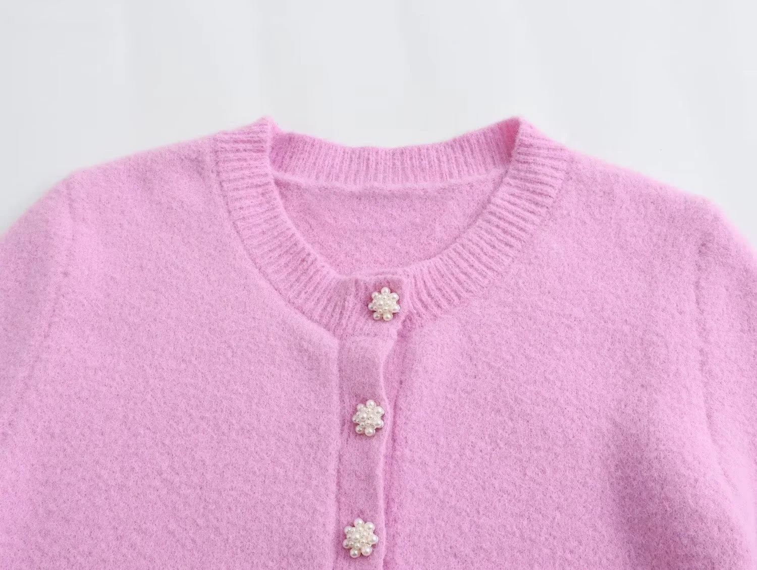 PB&amp;Za – Sweat en maille à col rond et boutons en perles roses pour femmes