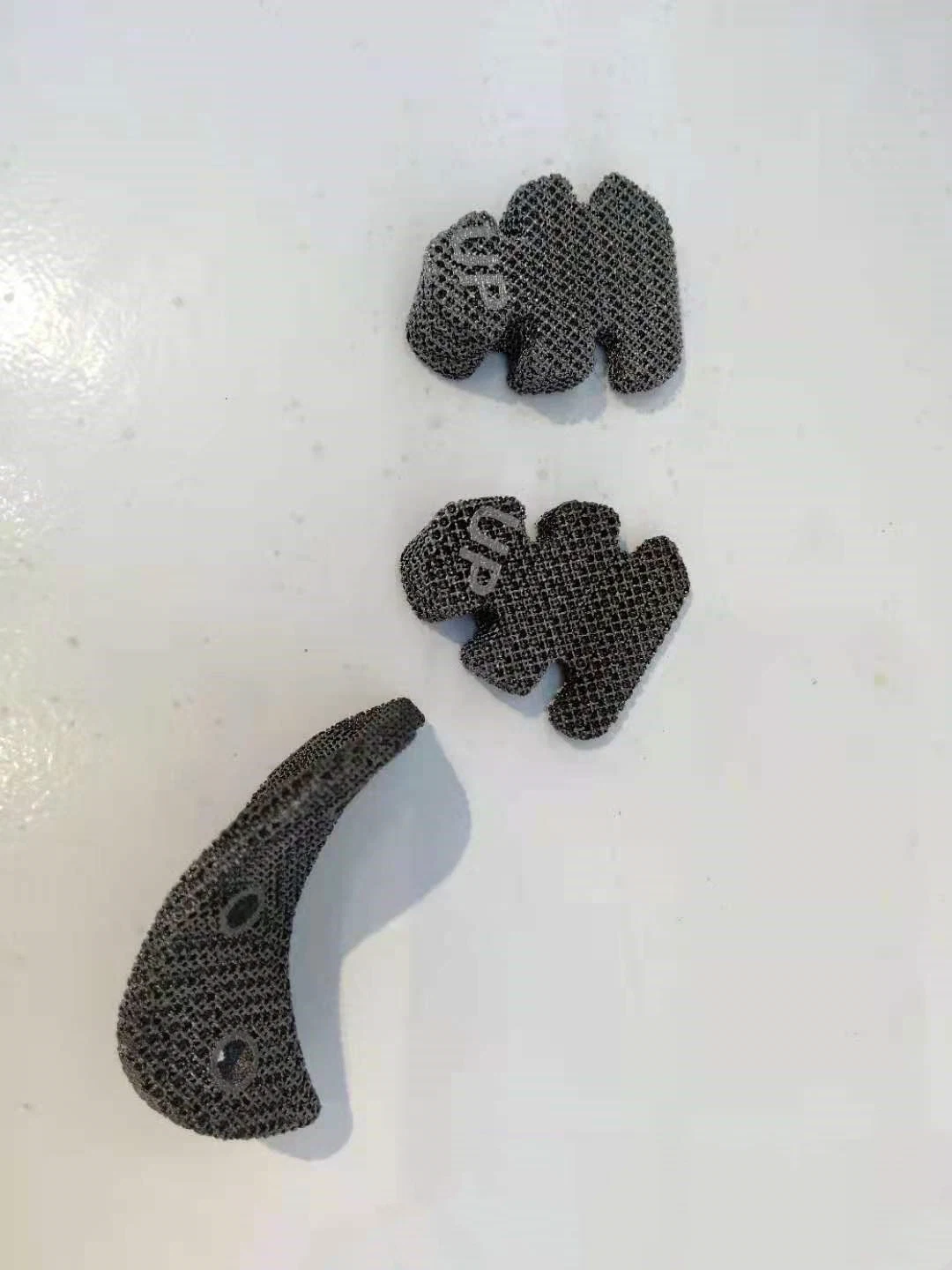 China Manufacturer 3D Printing Customized Porous Metal Medical Implant